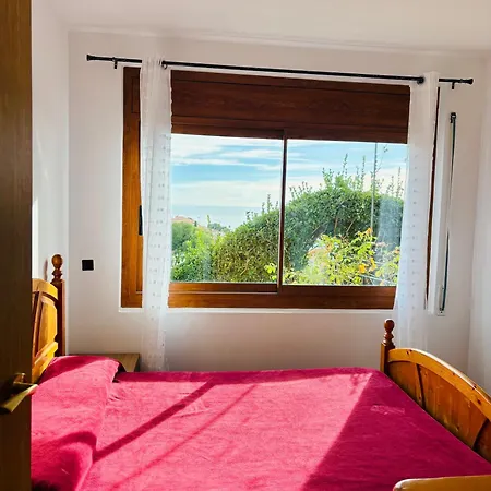 House With Ocean And Mountain Views Сasa de vacaciones Santa Susanna